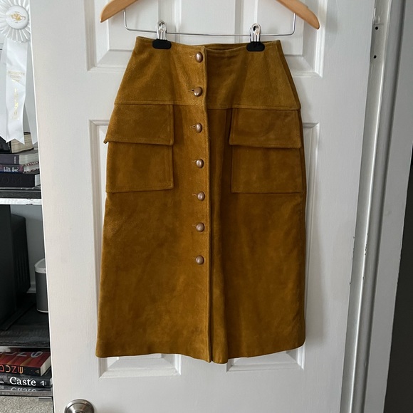 Gorgeous vintage suede skirt - Picture 4 of 4